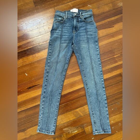 Revice Star Skinny Jeans, Size 23, Exposed Seam, Button and Zip Closure, Viral - Picture 2 of 9